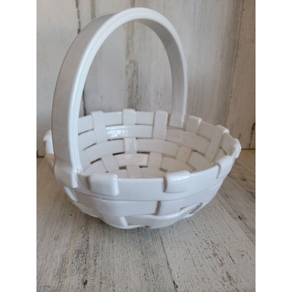 Vintage Italy white basket porcelain home decor xmas figure - Picture 4 of 8